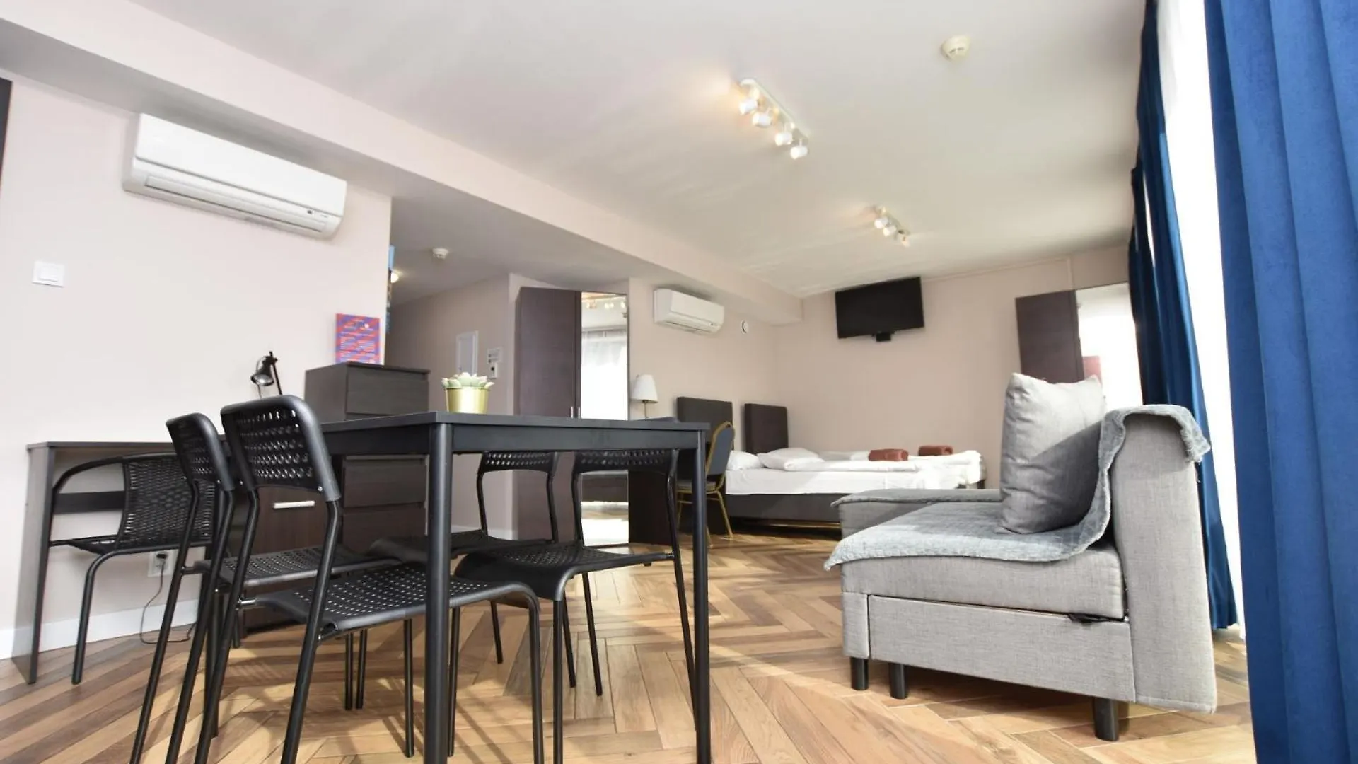 Dukes Apartments - Wita Stwosza Вроцлав
